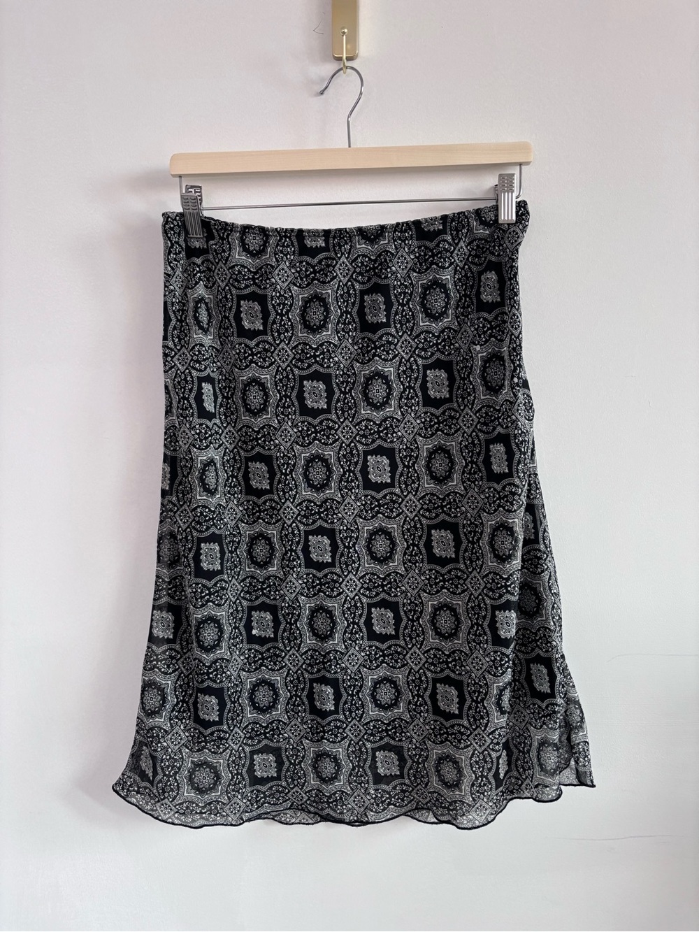 Everyday Black & Gray Geometric Patterned A-Line Flowy Skirt- Size LG
